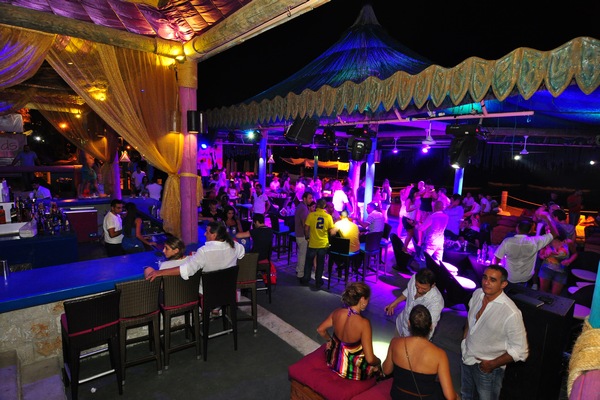 Saturday Night Fever At Edde Sands
